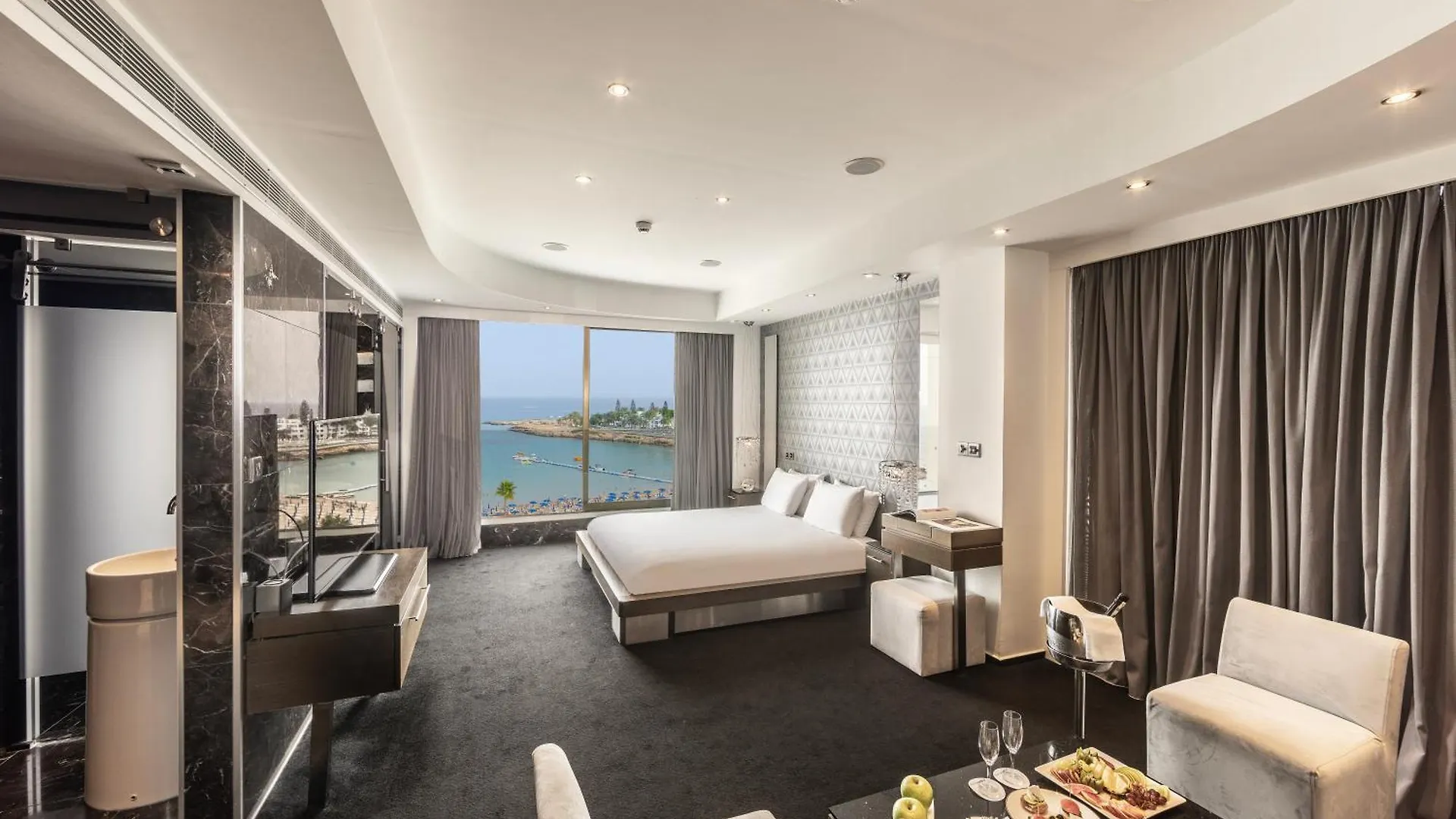 Capo Bay Hotel Protaras