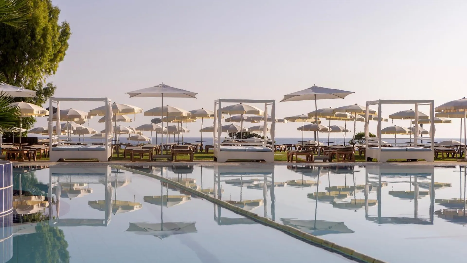 Capo Bay Hotel Protaras