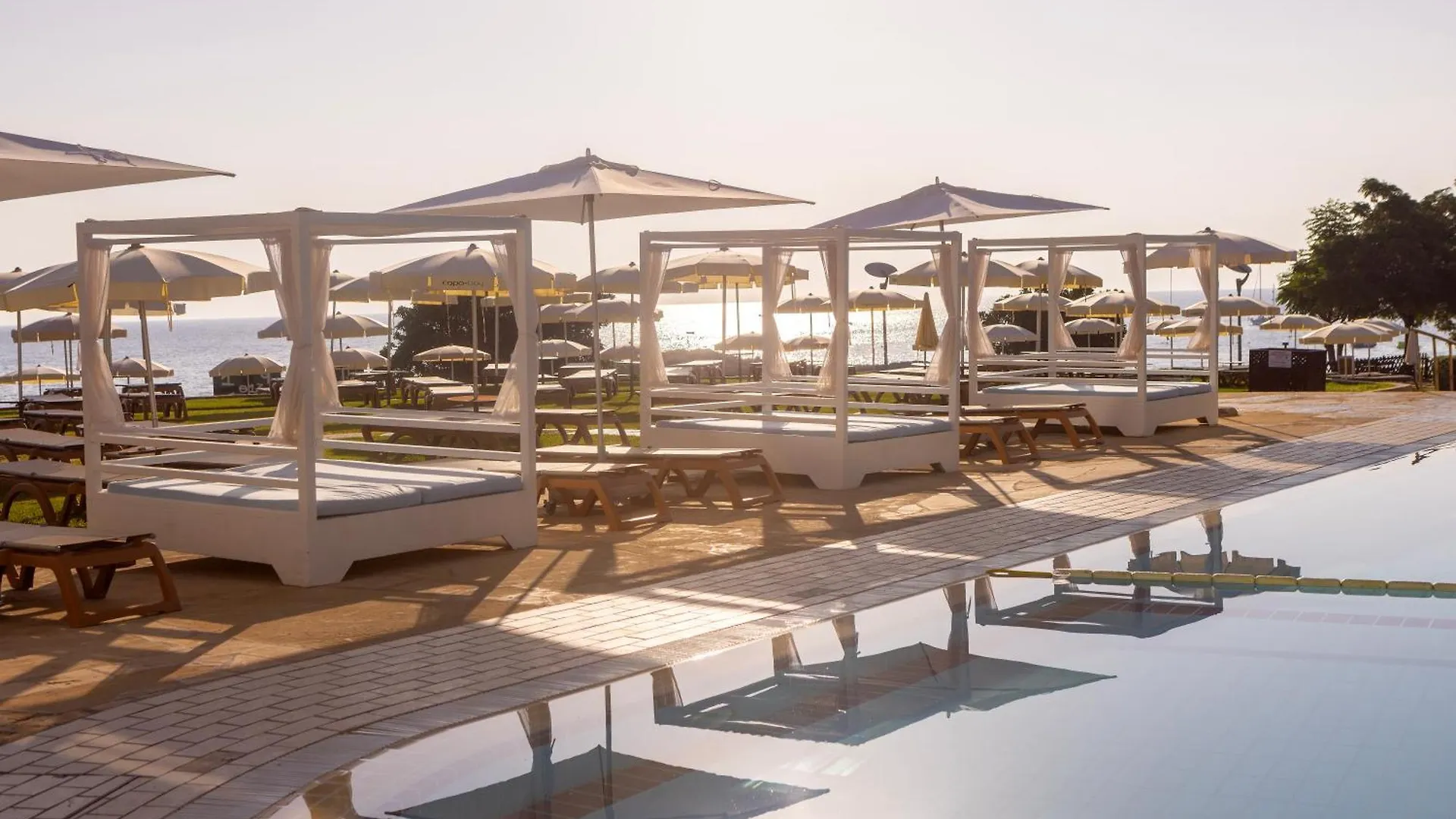 Capo Bay Hotel Protaras