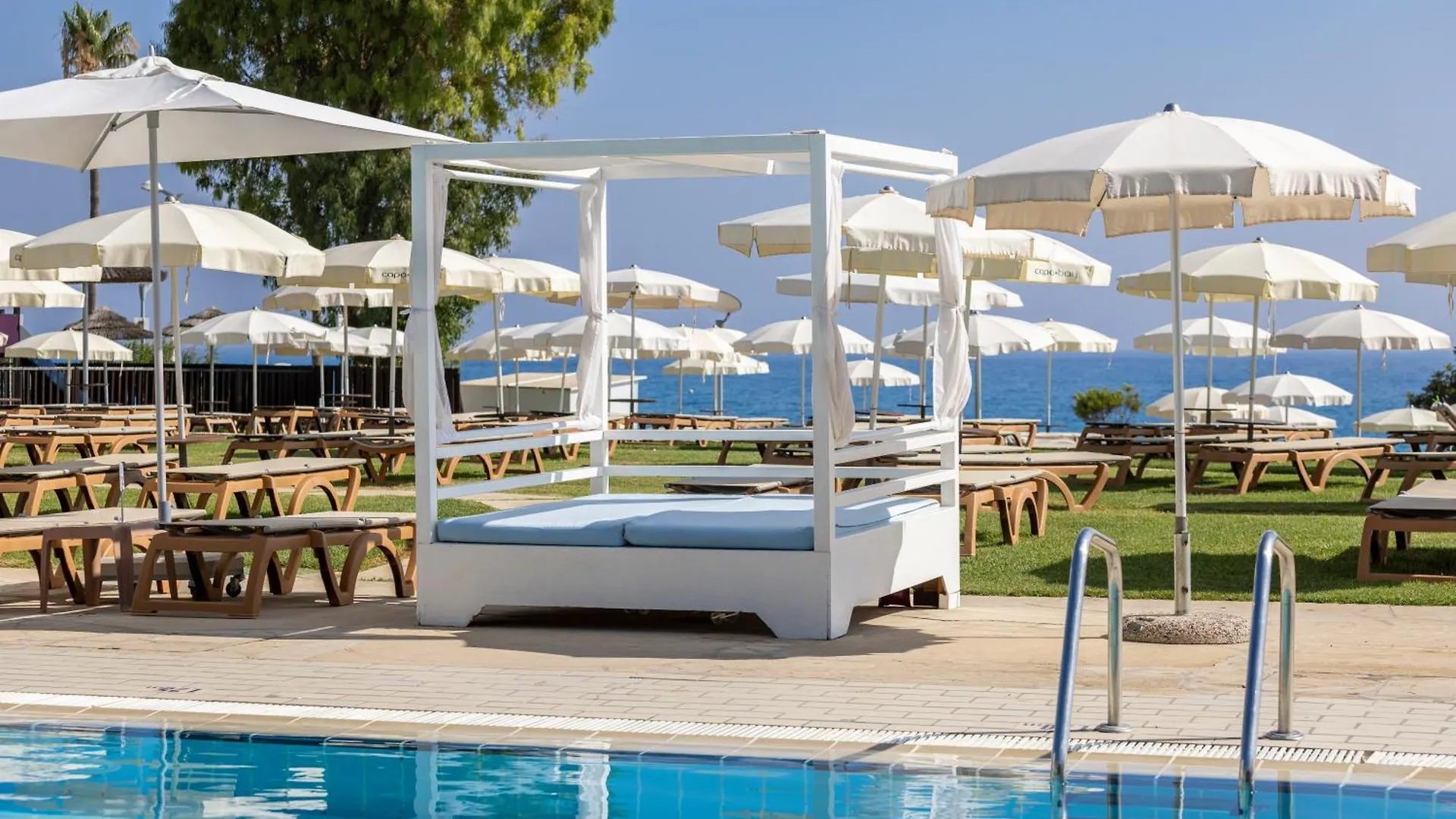 Capo Bay Hotel Protaras