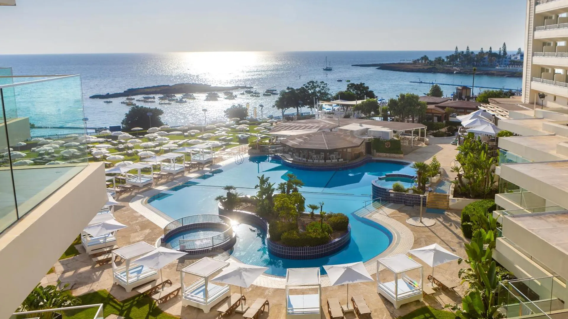 Capo Bay Hotel Protaras