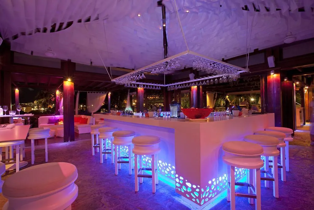 Capo Bay Hotel Protaras 5*,